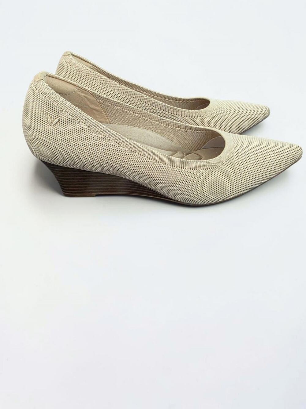 VIVAIA Aria Womens US 7 EU 37.5 Beige Knit Pointed Toe Wedge Pumps Comfort